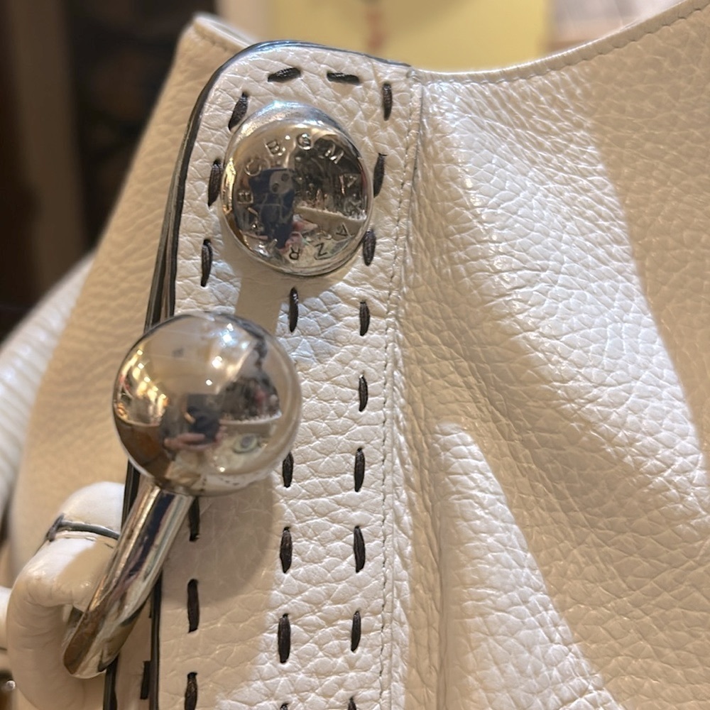 GREAT WHITE BCBGMAXZRIA🔥🔥pebbled leather handbag 👜 - Picture 10 of 16